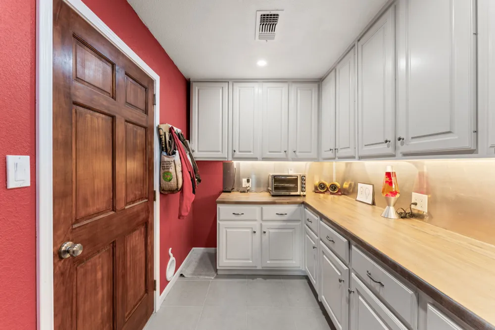 9702 Beauchamp Square Austin, TX 78729