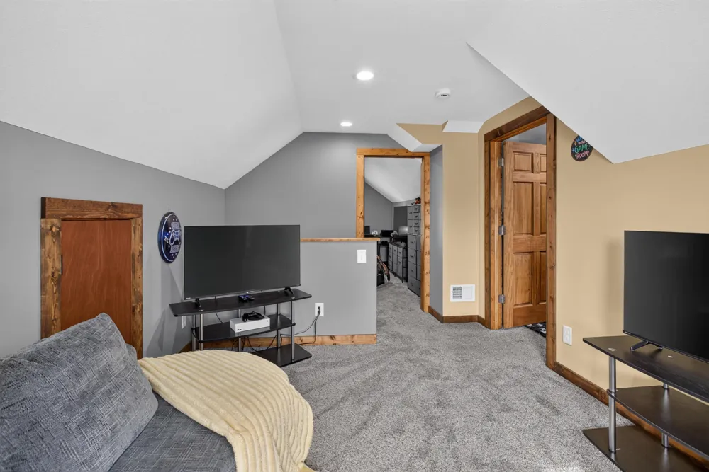 116 Falcon Road Jackson, MI 49202