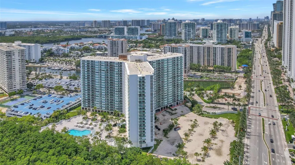100 Bayview Dr #502 Sunny Isles Beach, FL 33160