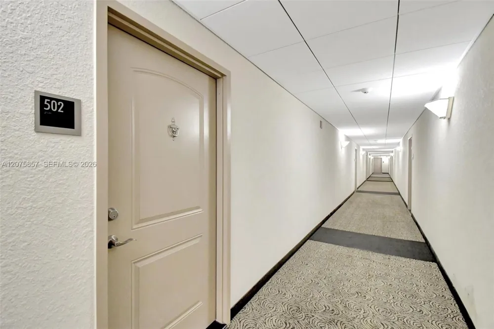 100 Bayview Dr #502 Sunny Isles Beach, FL 33160