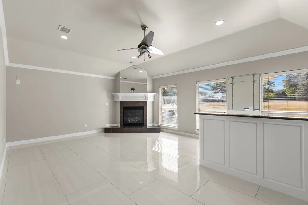 1055 The Meadows Parkway DeSoto, TX 75115