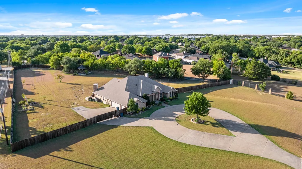 1055 The Meadows Parkway DeSoto, TX 75115