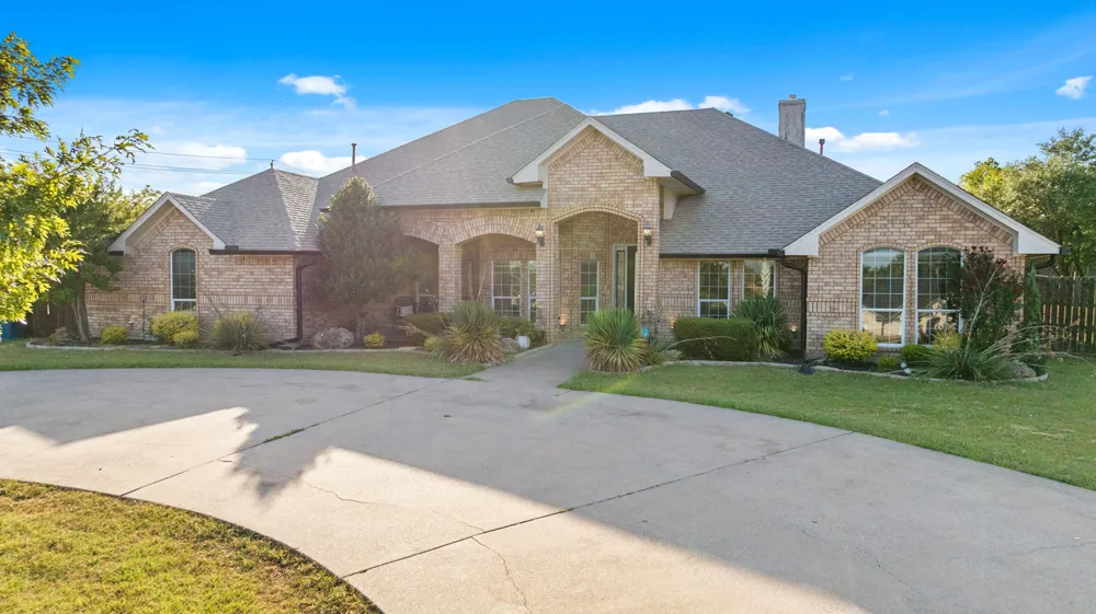 1055 The Meadows Parkway DeSoto, TX 75115