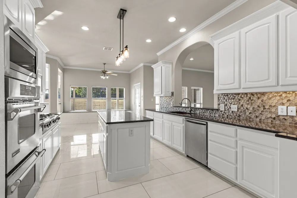 1055 The Meadows Parkway DeSoto, TX 75115