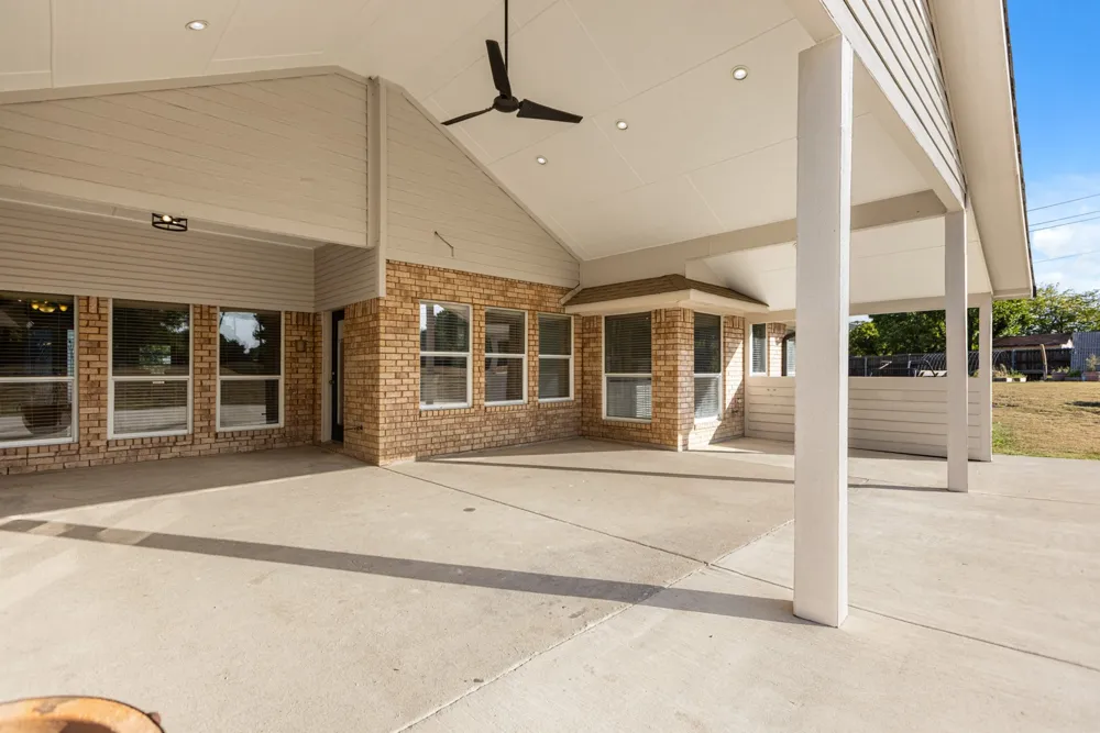 1055 The Meadows Parkway DeSoto, TX 75115