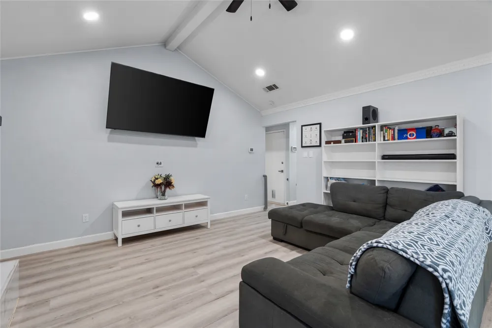 7629 Cedarhill Road Watauga, TX 76148