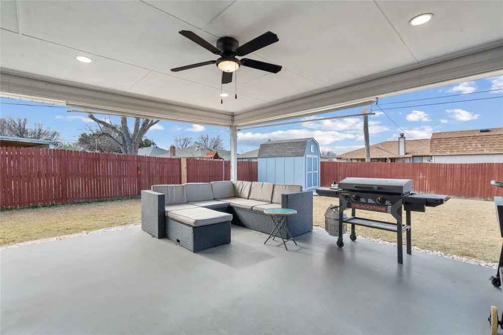 7629 Cedarhill Road Watauga, TX 76148