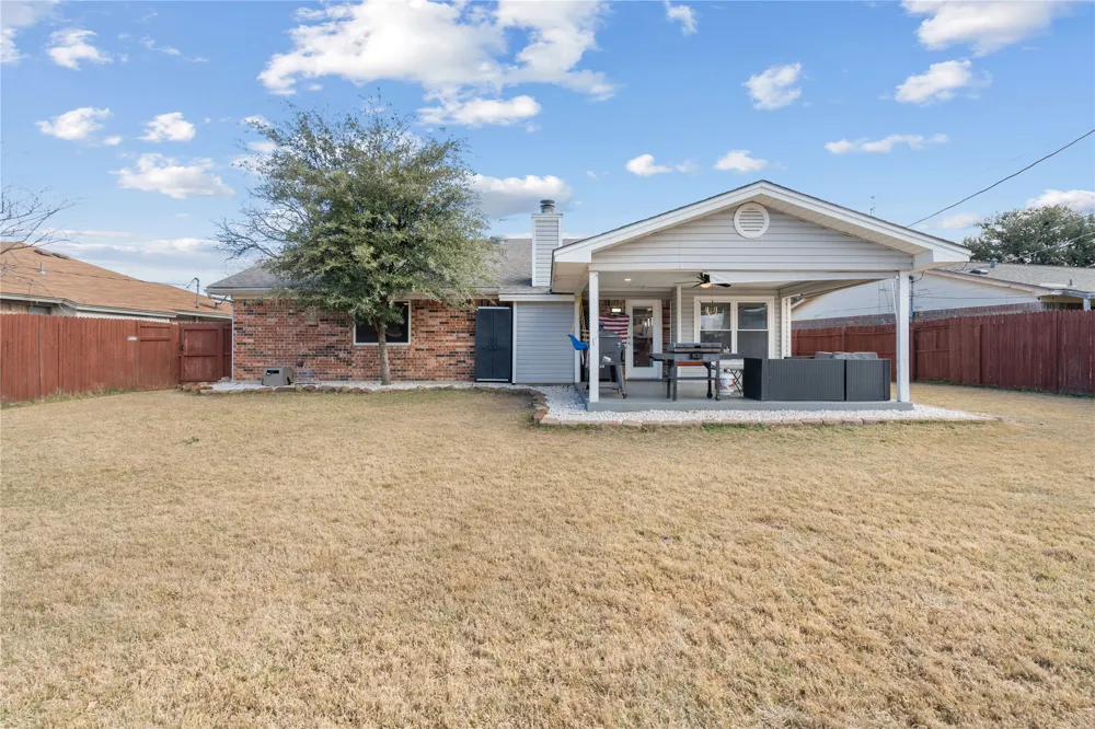 7629 Cedarhill Road Watauga, TX 76148