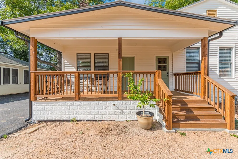 123 S Academy Avenue New Braunfels, TX 78130