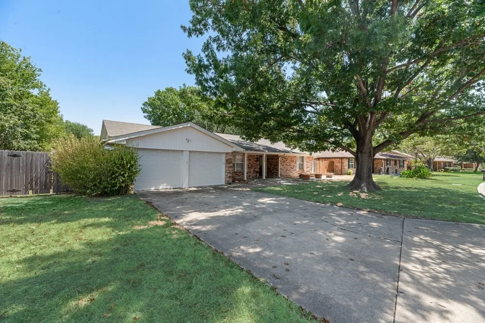 2228 Picadilly Lane Denton, TX 76209