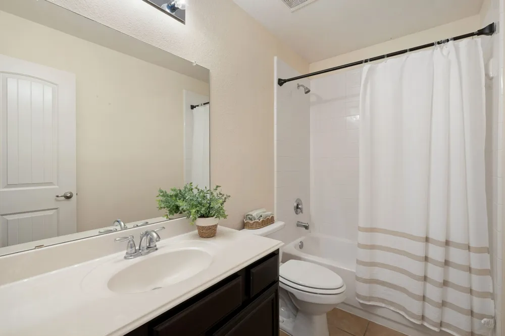 104 Holly Street Waxahachie, TX 75165