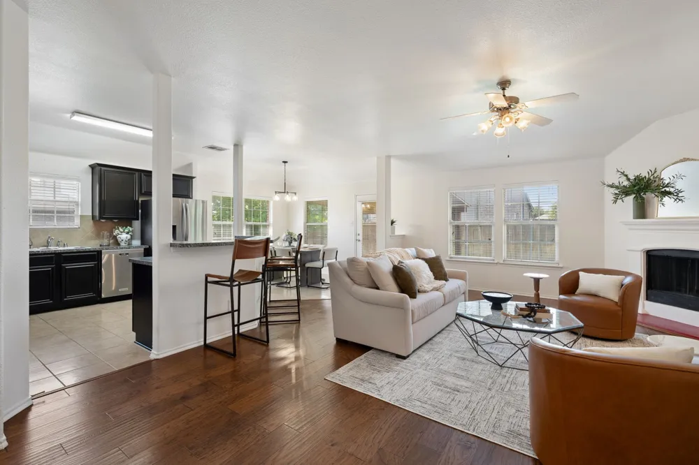 104 Holly Street Waxahachie, TX 75165