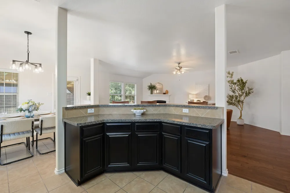 104 Holly Street Waxahachie, TX 75165
