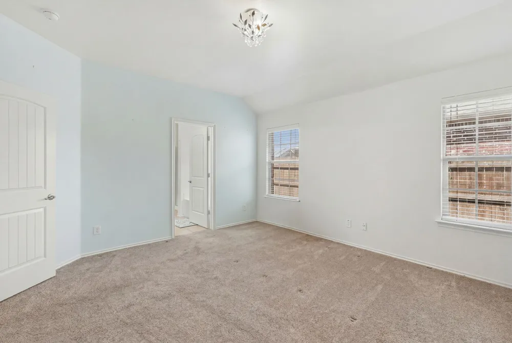 104 Holly Street Waxahachie, TX 75165