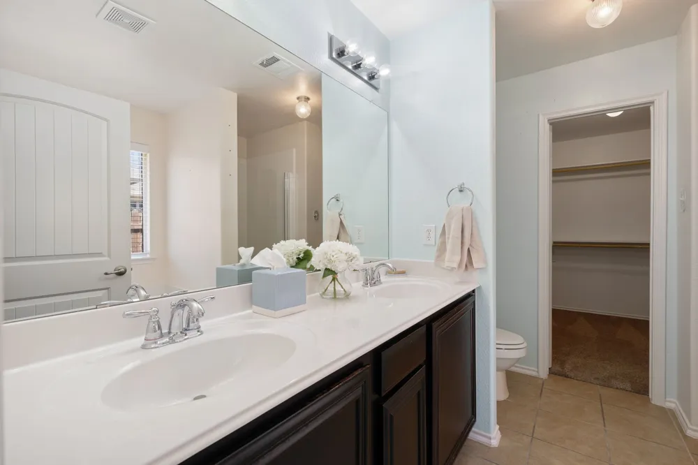 104 Holly Street Waxahachie, TX 75165