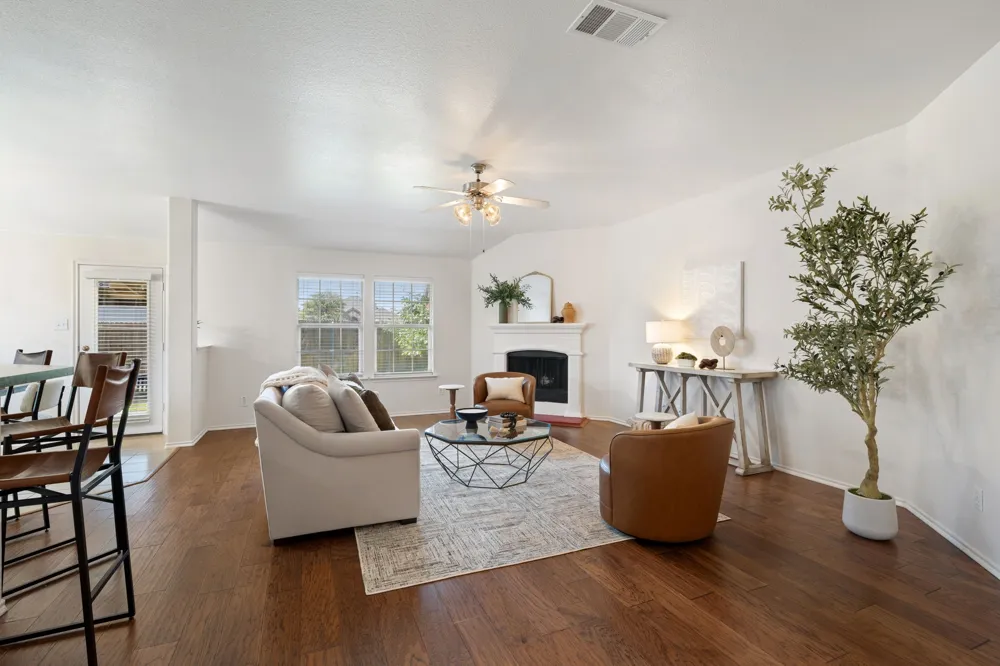 104 Holly Street Waxahachie, TX 75165