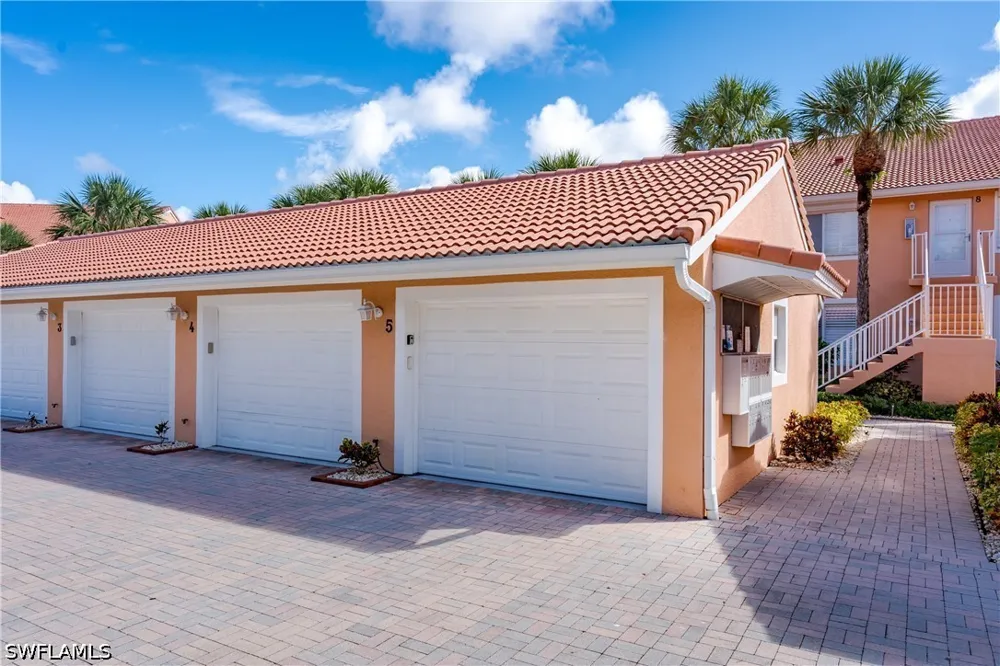 Beach Resort Drive #5 Naples, FL 34114