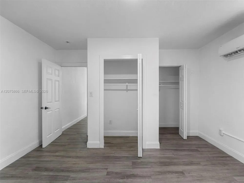 500 SW 8th Ave Miami, FL 33130