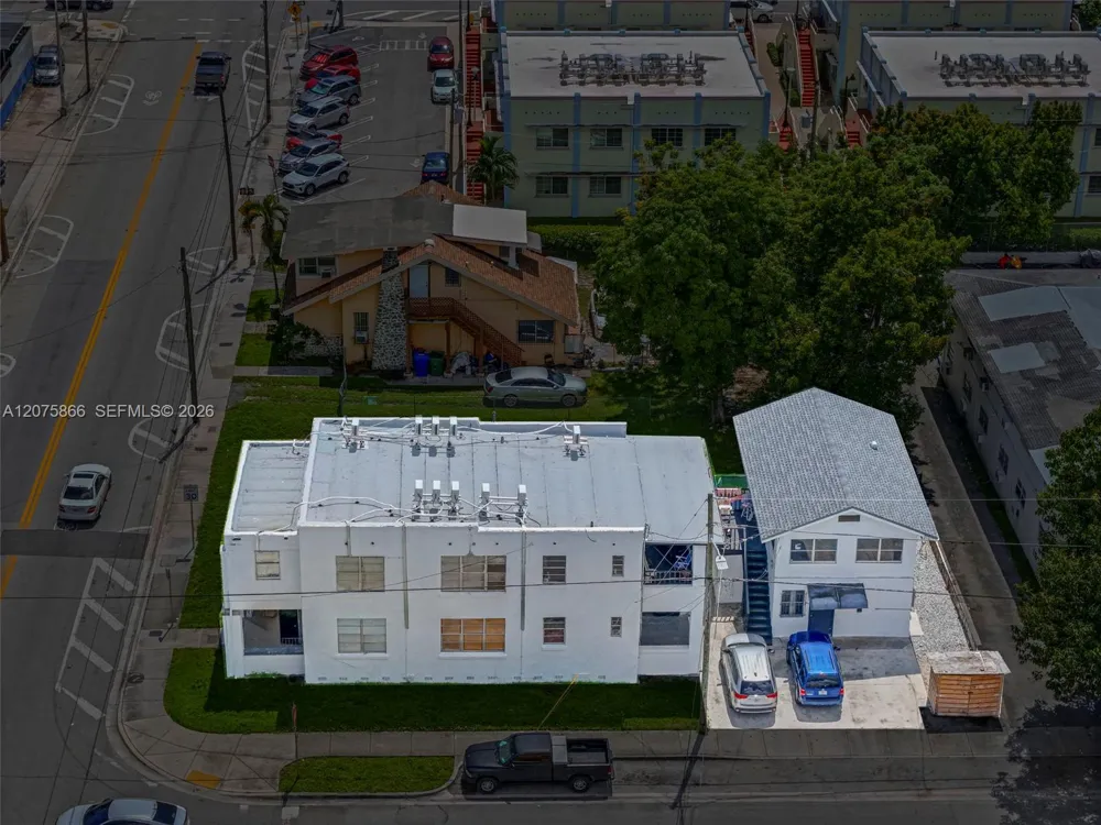 500 SW 8th Ave Miami, FL 33130