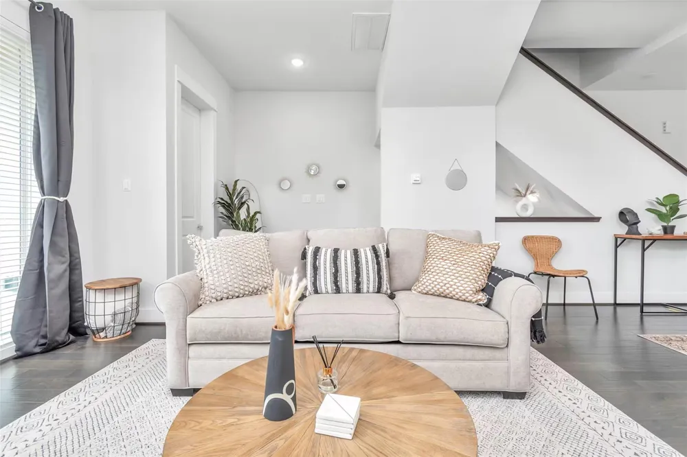 2817 Palm Street Houston, TX 77004