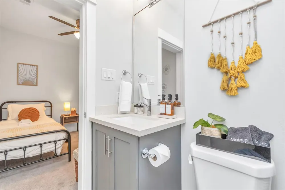 2817 Palm Street Houston, TX 77004