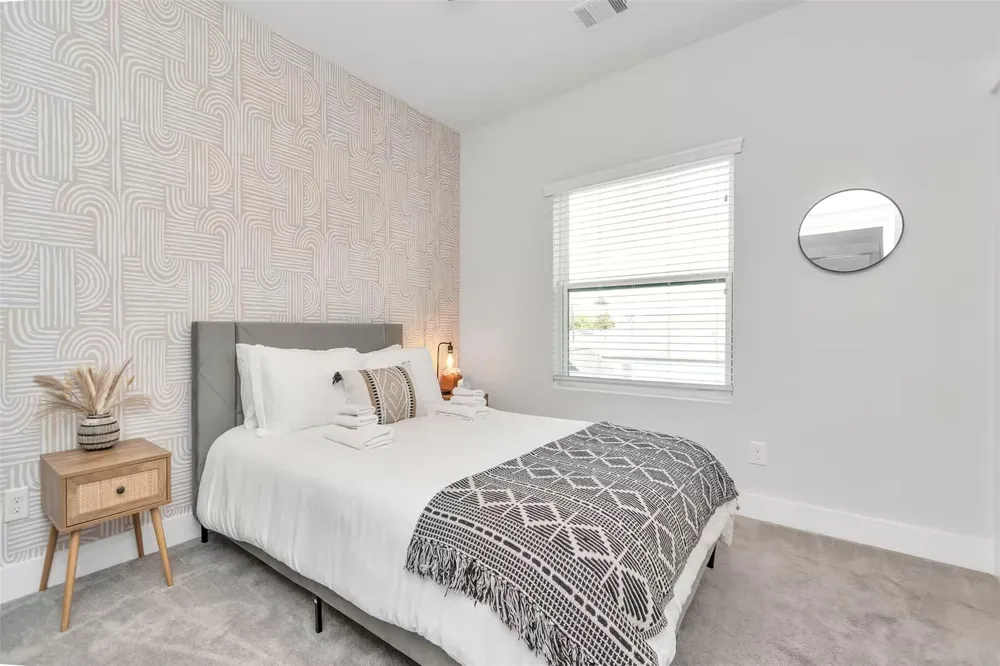 2817 Palm Street Houston, TX 77004