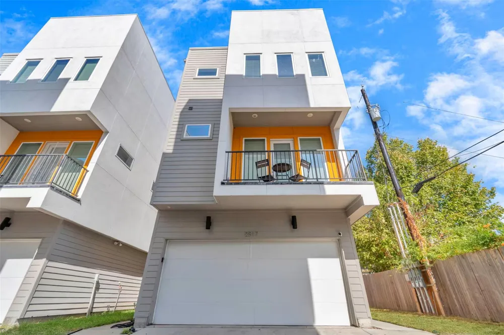 2817 Palm Street Houston, TX 77004
