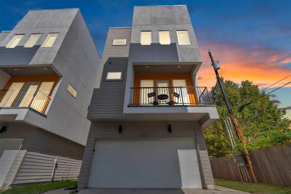 2817 Palm Street Houston, TX 77004