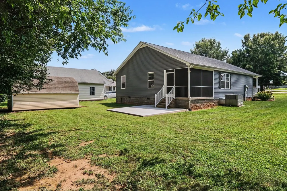 58 Duck Hawk Dr McMinnville, TN 37110