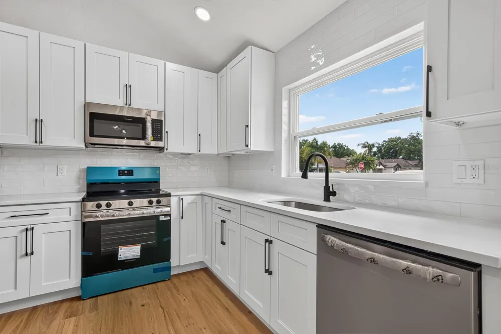 7737 MARBELLA CREEK AVENUE Tampa, FL 33615