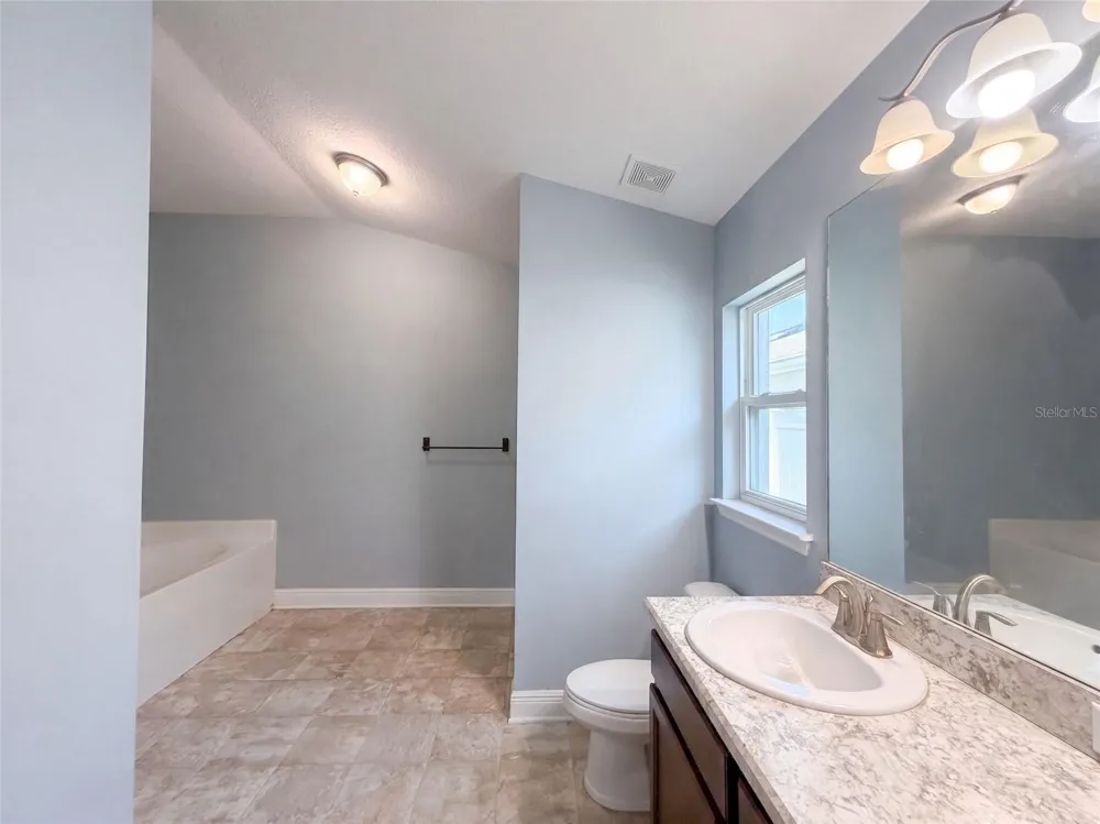 1229 LONGVILLE CIRCLE Tavares, FL 32778
