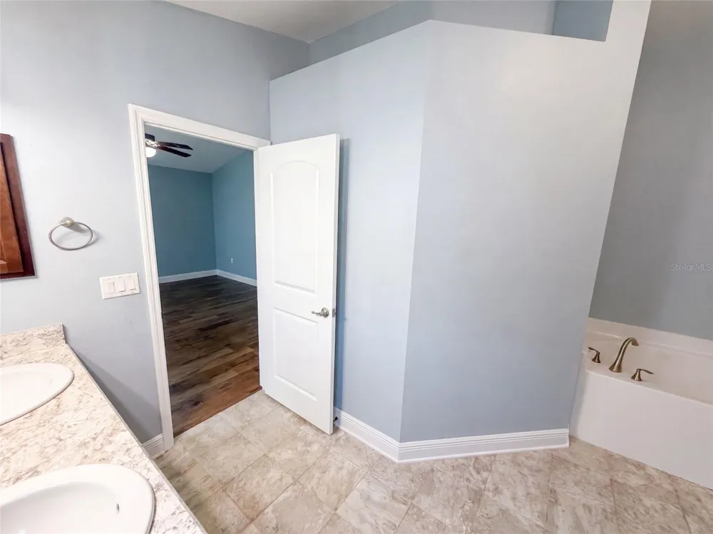 1229 LONGVILLE CIRCLE Tavares, FL 32778
