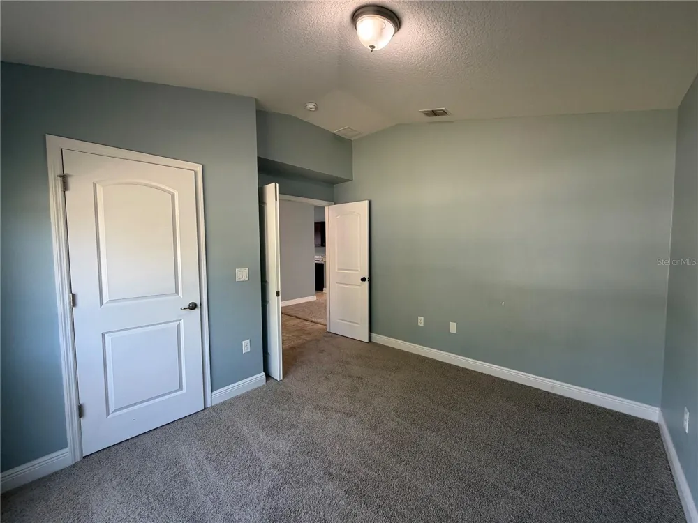 1229 LONGVILLE CIRCLE Tavares, FL 32778