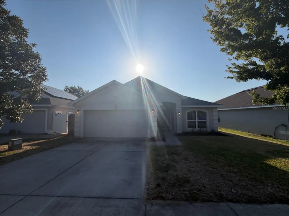 1229 LONGVILLE CIRCLE Tavares, FL 32778