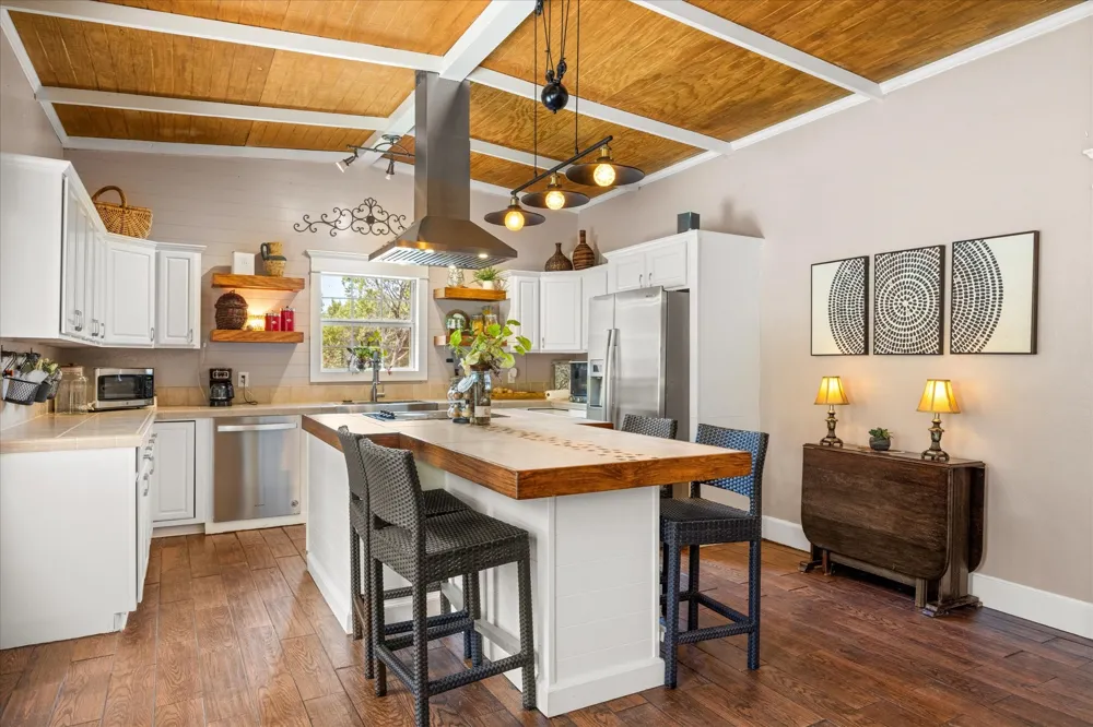 1393 Shady Oaks Circle Glen Rose, TX 76043