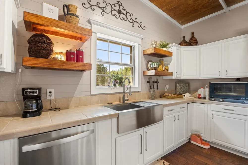1393 Shady Oaks Circle Glen Rose, TX 76043