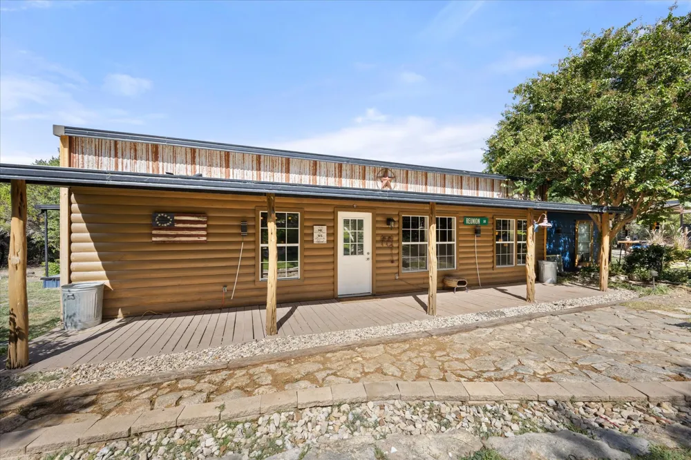 1393 Shady Oaks Circle Glen Rose, TX 76043