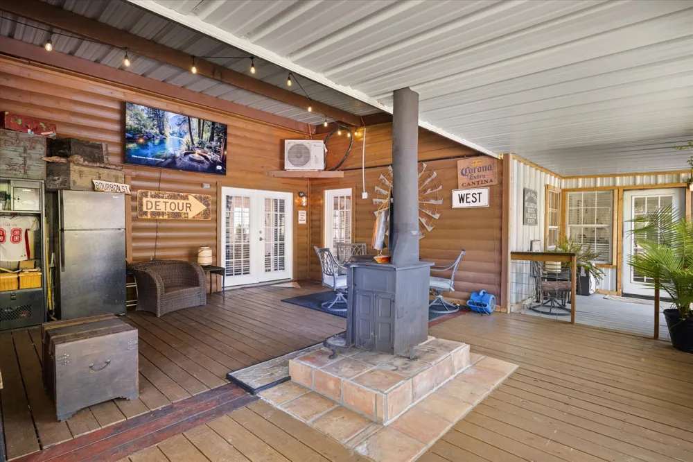 1393 Shady Oaks Circle Glen Rose, TX 76043
