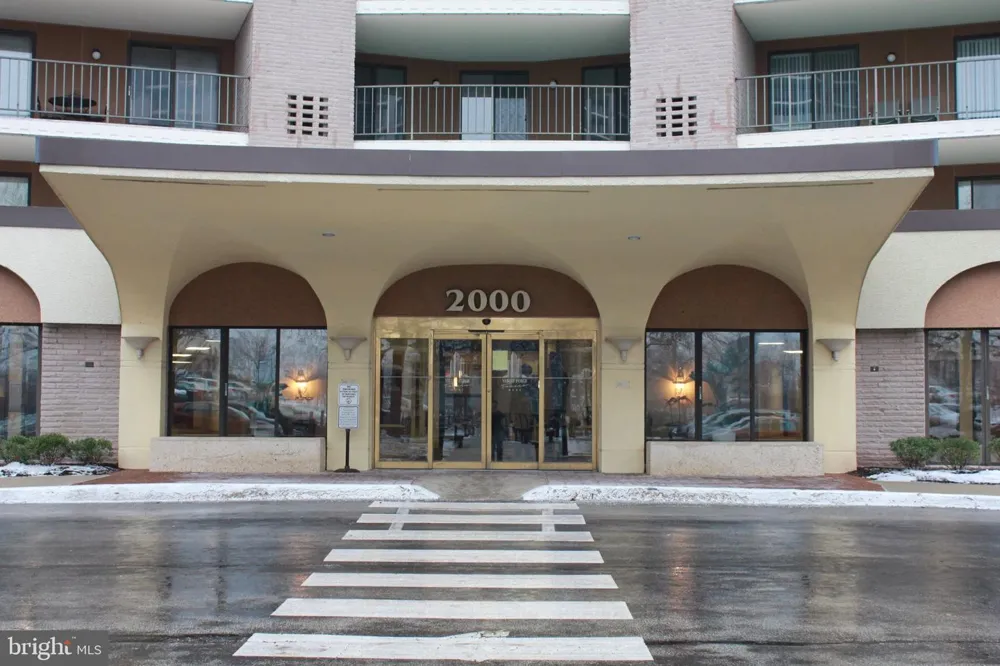 20928 VALLEY FORGE CIRCLE #928 King Of Prussia, PA 19406