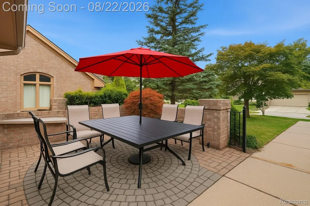 5828 Dawn Ridge Drive Troy City, MI 48098