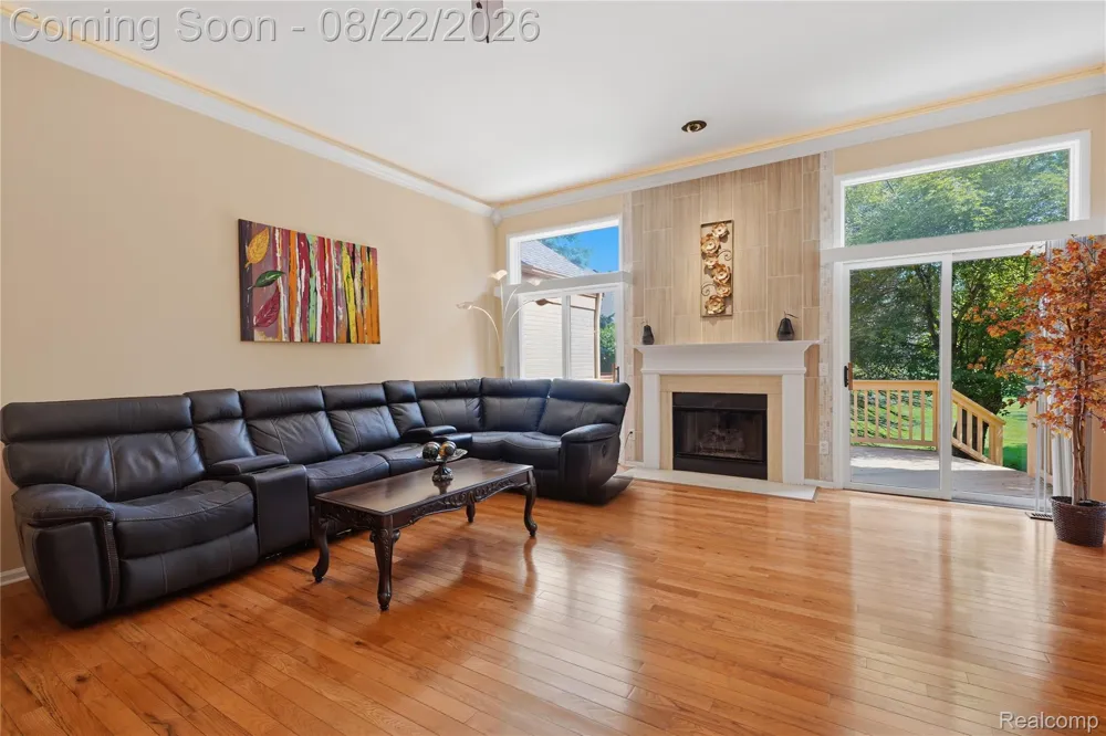 5828 Dawn Ridge Drive Troy City, MI 48098