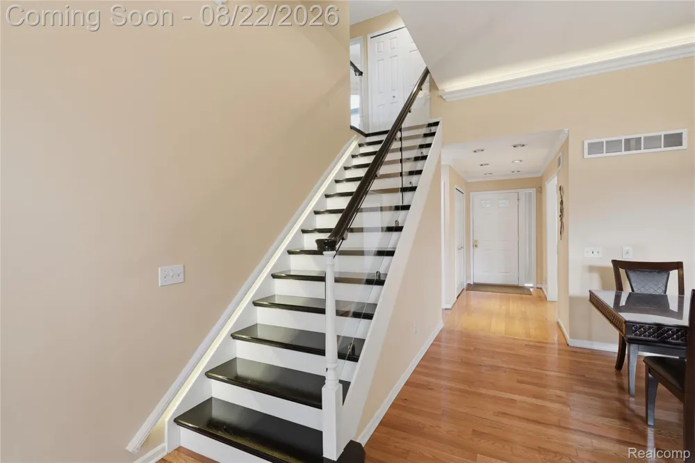 5828 Dawn Ridge Drive Troy City, MI 48098
