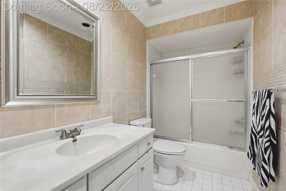 5828 Dawn Ridge Drive Troy City, MI 48098