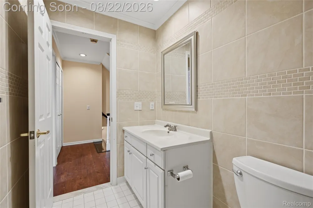 5828 Dawn Ridge Drive Troy City, MI 48098