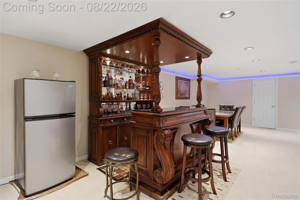 5828 Dawn Ridge Drive Troy City, MI 48098