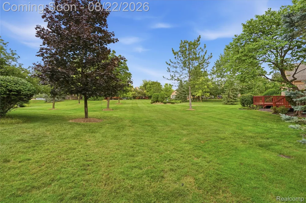 5828 Dawn Ridge Drive Troy City, MI 48098
