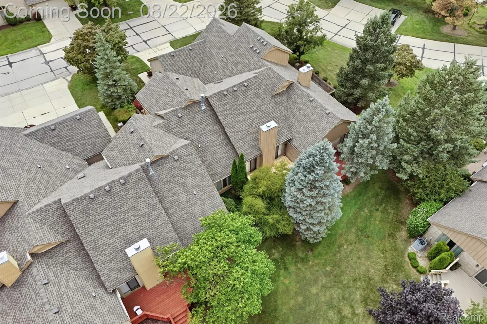 5828 Dawn Ridge Drive Troy City, MI 48098