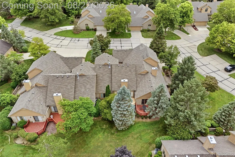 5828 Dawn Ridge Drive Troy City, MI 48098
