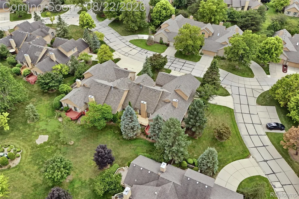 5828 Dawn Ridge Drive Troy City, MI 48098