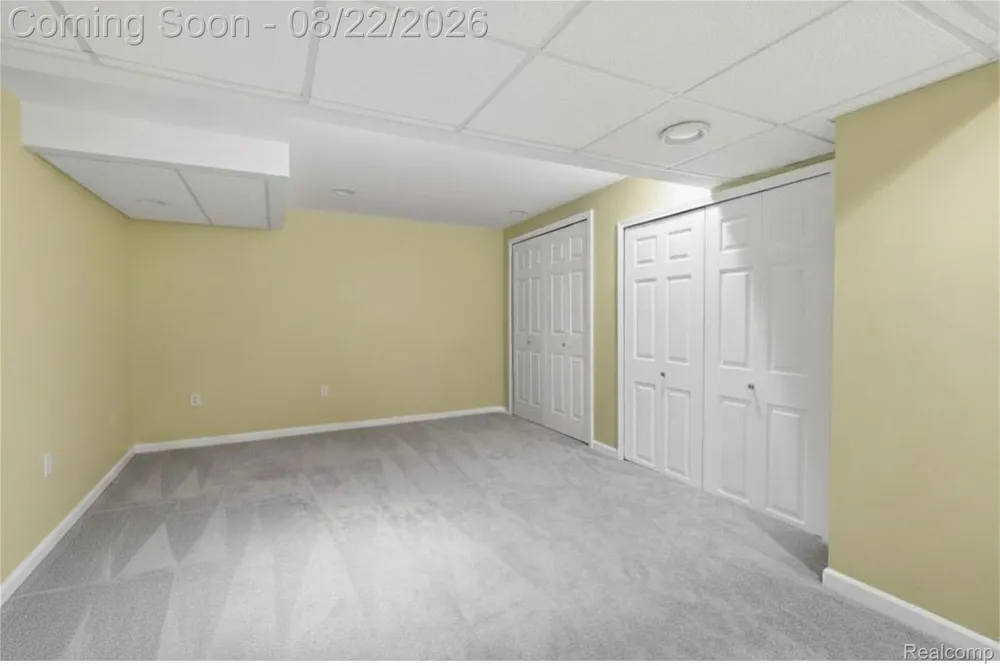 5828 Dawn Ridge Drive Troy City, MI 48098